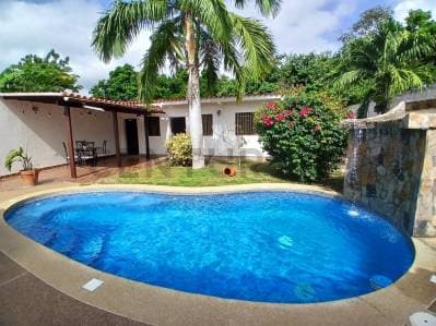 CASA EN EXCELENTES CONDICIONES CON ANEXO INCLUIDO - view 3