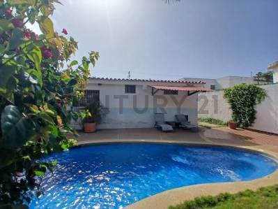 CASA EN EXCELENTES CONDICIONES CON ANEXO INCLUIDO - view 2