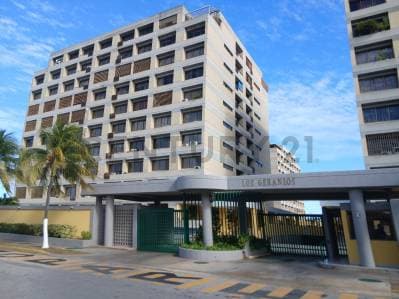 Espectacular Penthouse en Los Geranios, municipio Maneiro - view 3